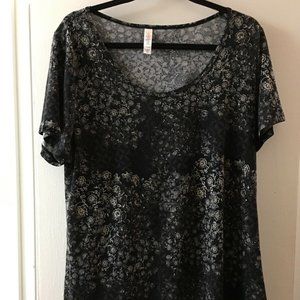 NWOT LuLaRoe CLASSIC XL Black Floral Paisley Top